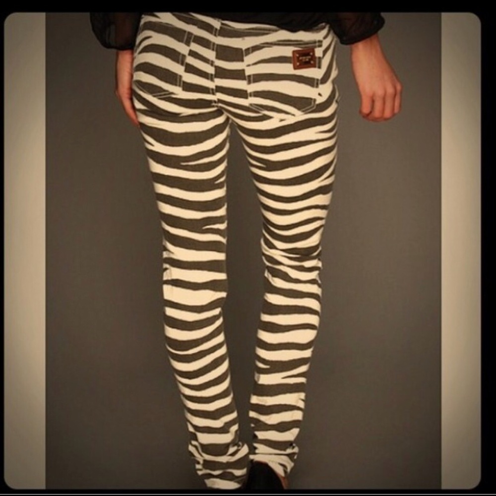 Michael Korda zebra stripped skinny jeans